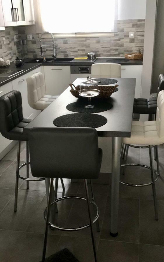 Adrianou 150 Appartement